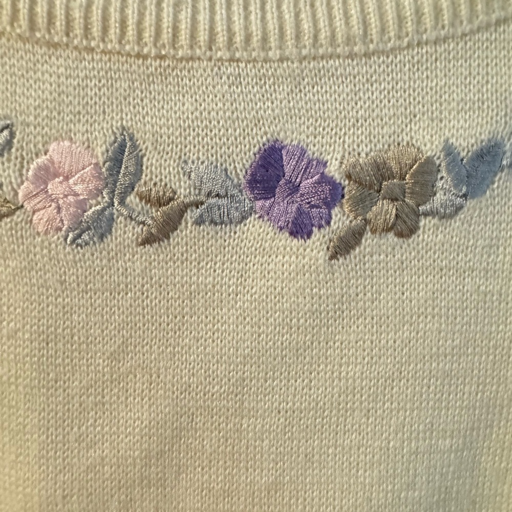 Vintage Embroidered Floral Accent Jantzen Wool Cream Grandma Sweater Grannycore - Picture 3 of 10